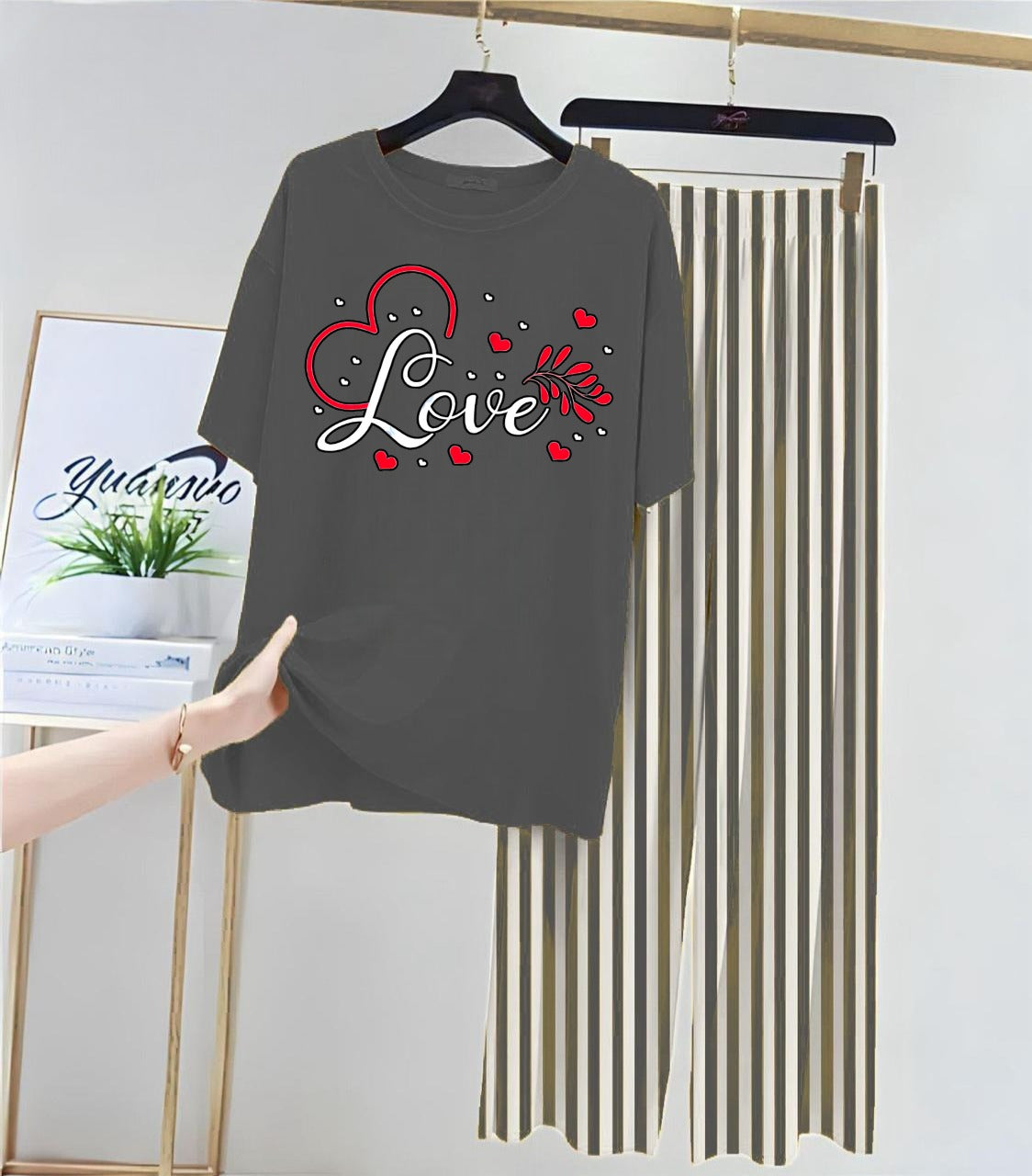 Women Love Printed Night Suits